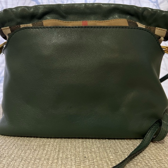 Small Burberry bag in well kept condition. - Picture 4 of 15